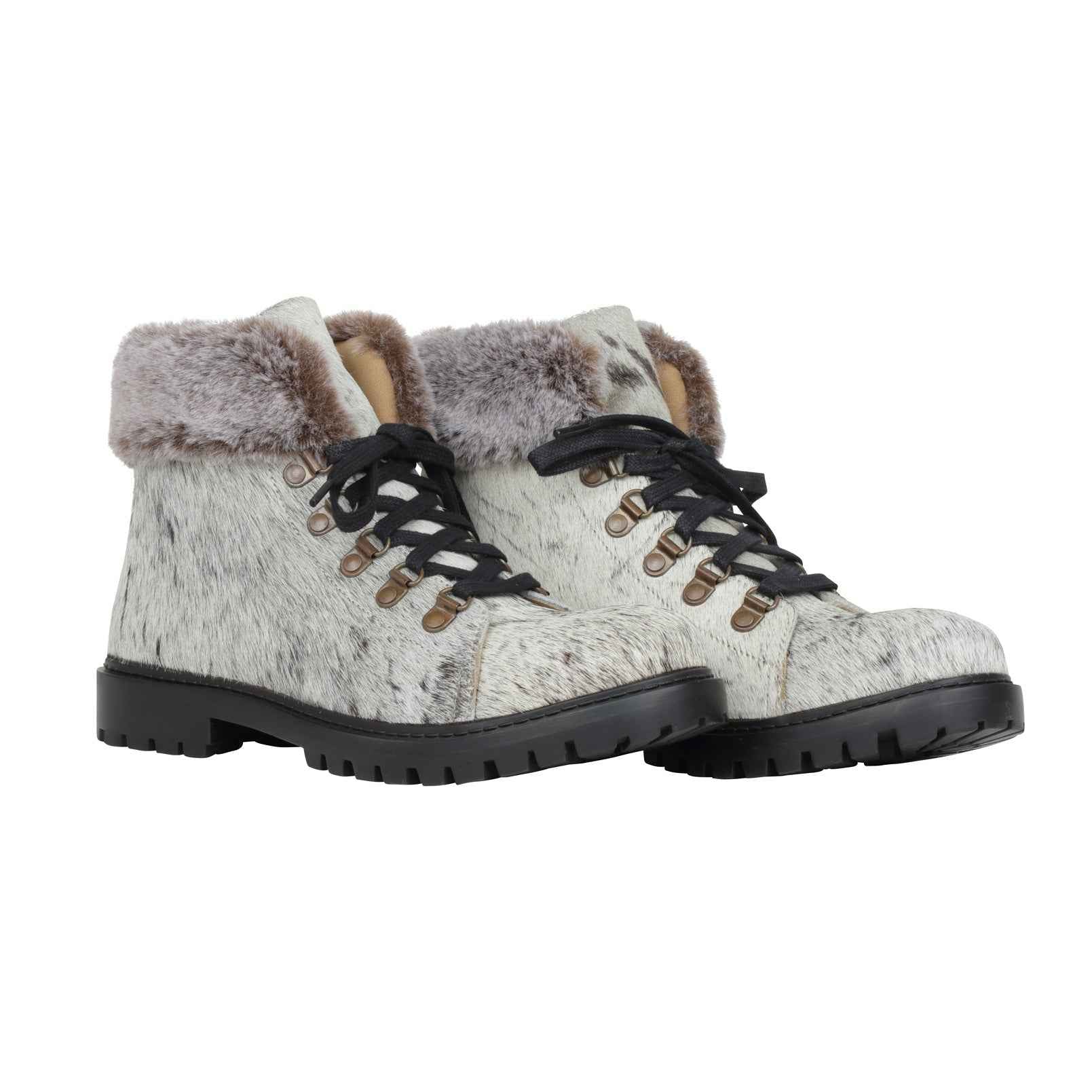 Turbulent Boots